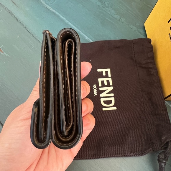 Authentic Fendi Micro Trifold Leather Wallet, full inclusion - Picture 7 of 16